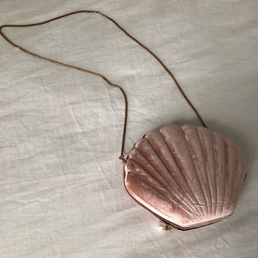 Shell purse